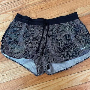 Striped Nike dri-fit woman shorts